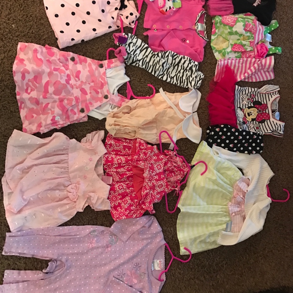 13 good condition outfits 3-6, 6 months